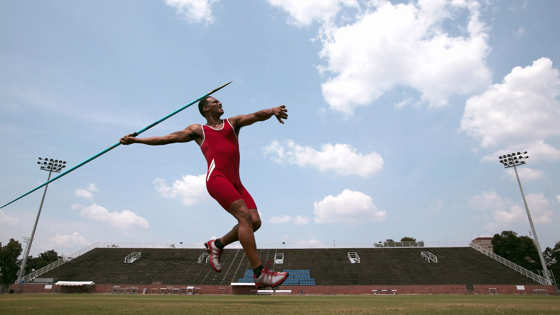 促进足球运动普及的公益广告深入人心，足球公益活动策划方案